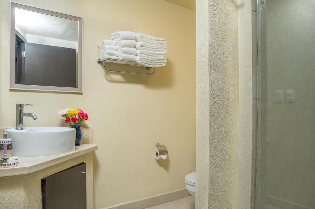 Ocean Front Condo Sleeps 4 Adults-Grand Venetian T3000-1606 Puerto Vallarta Eksteriør bilde
