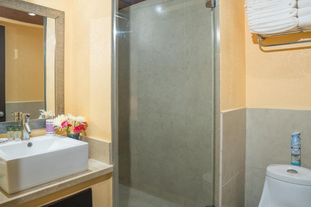 Ocean Front Condo Sleeps 4 Adults-Grand Venetian T3000-1606 Puerto Vallarta Eksteriør bilde